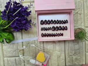 Maroon glossy Press Ons