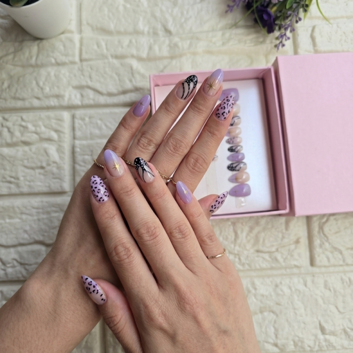 EE-Black Purple Nails 01